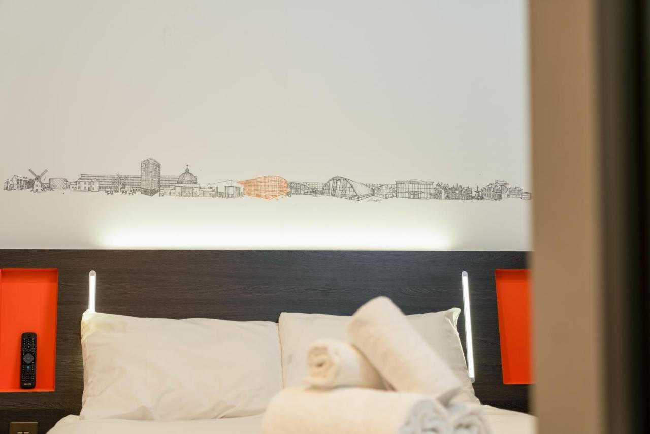 Easyhotel Milton Keynes Exterior foto