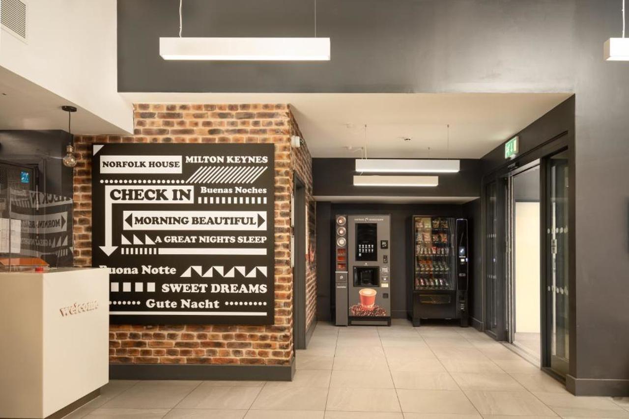 Easyhotel Milton Keynes Exterior foto
