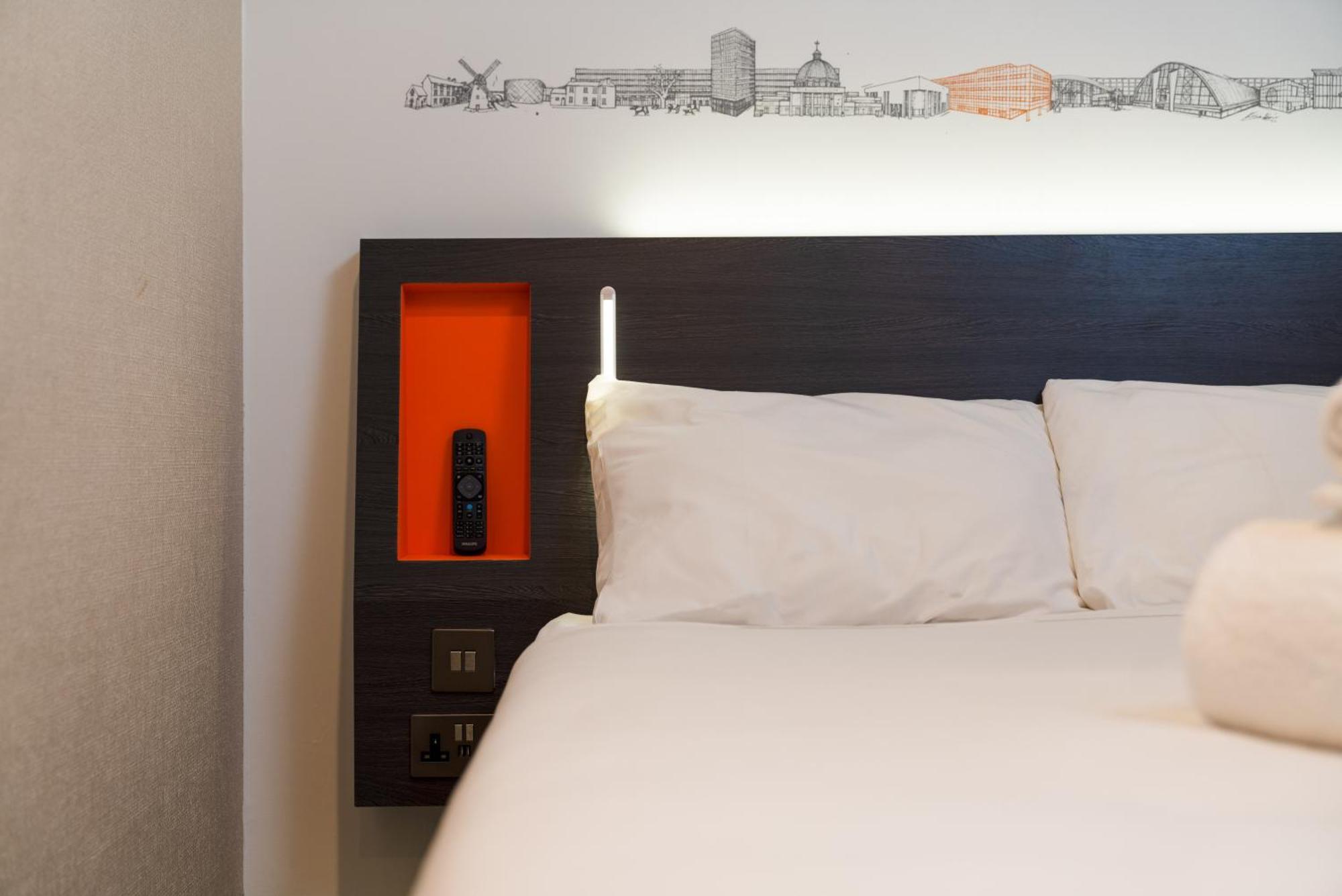 Easyhotel Milton Keynes Exterior foto