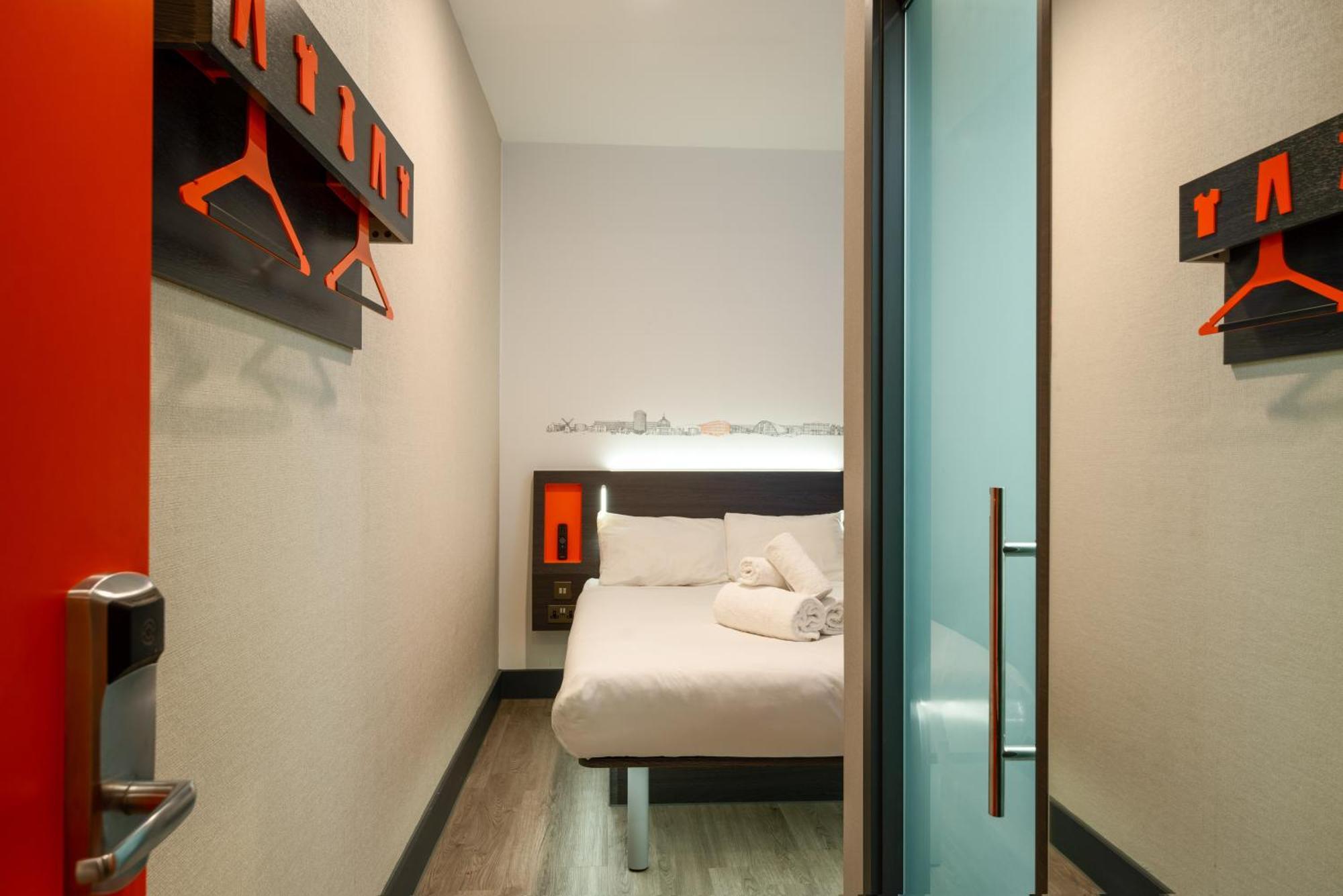 Easyhotel Milton Keynes Exterior foto