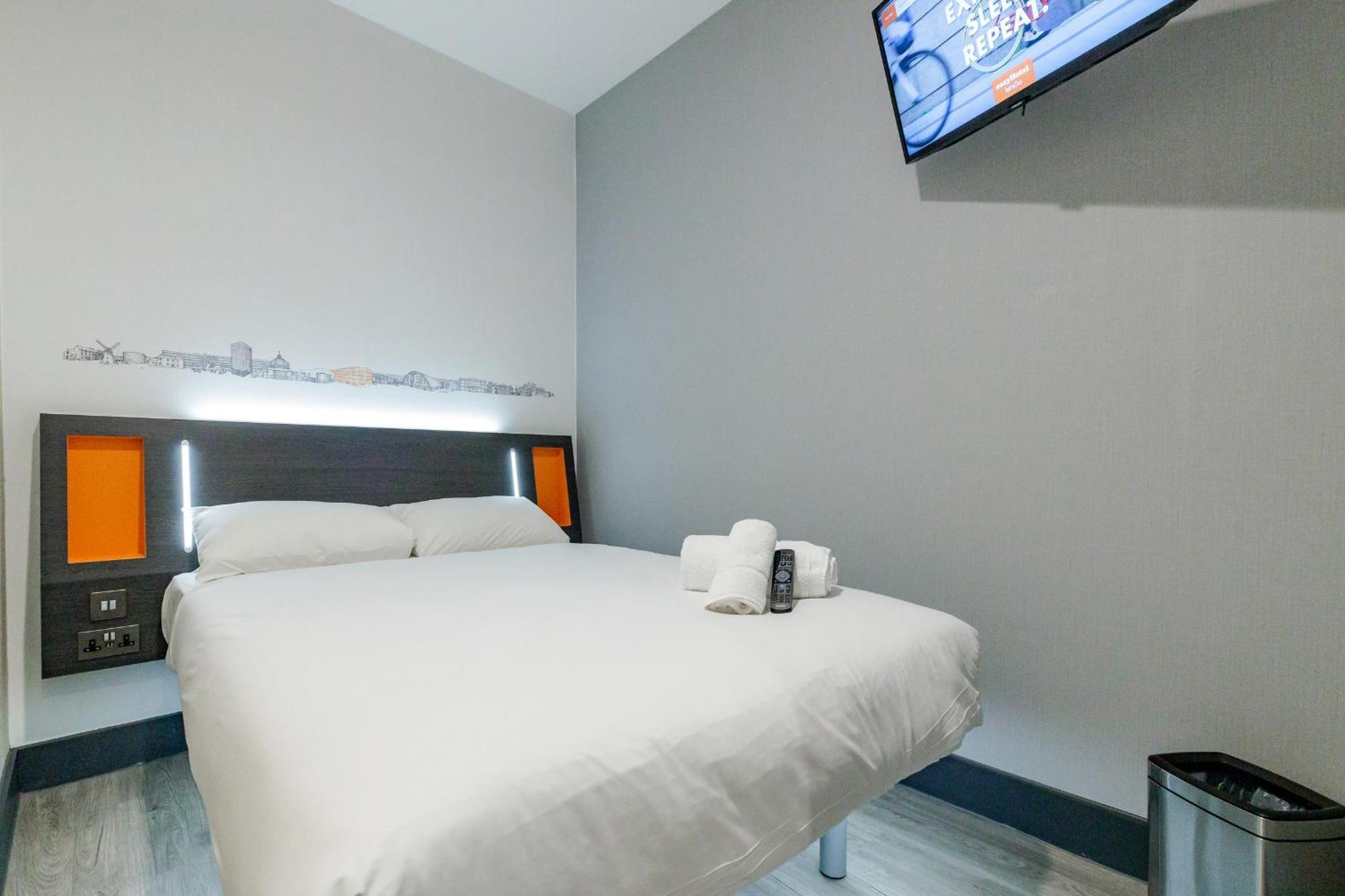 Easyhotel Milton Keynes Exterior foto
