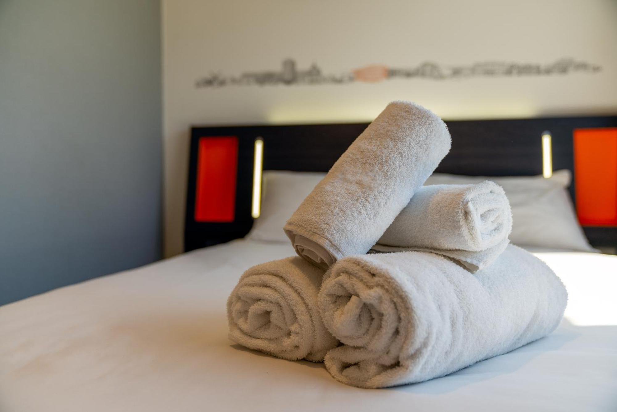 Easyhotel Milton Keynes Habitación foto