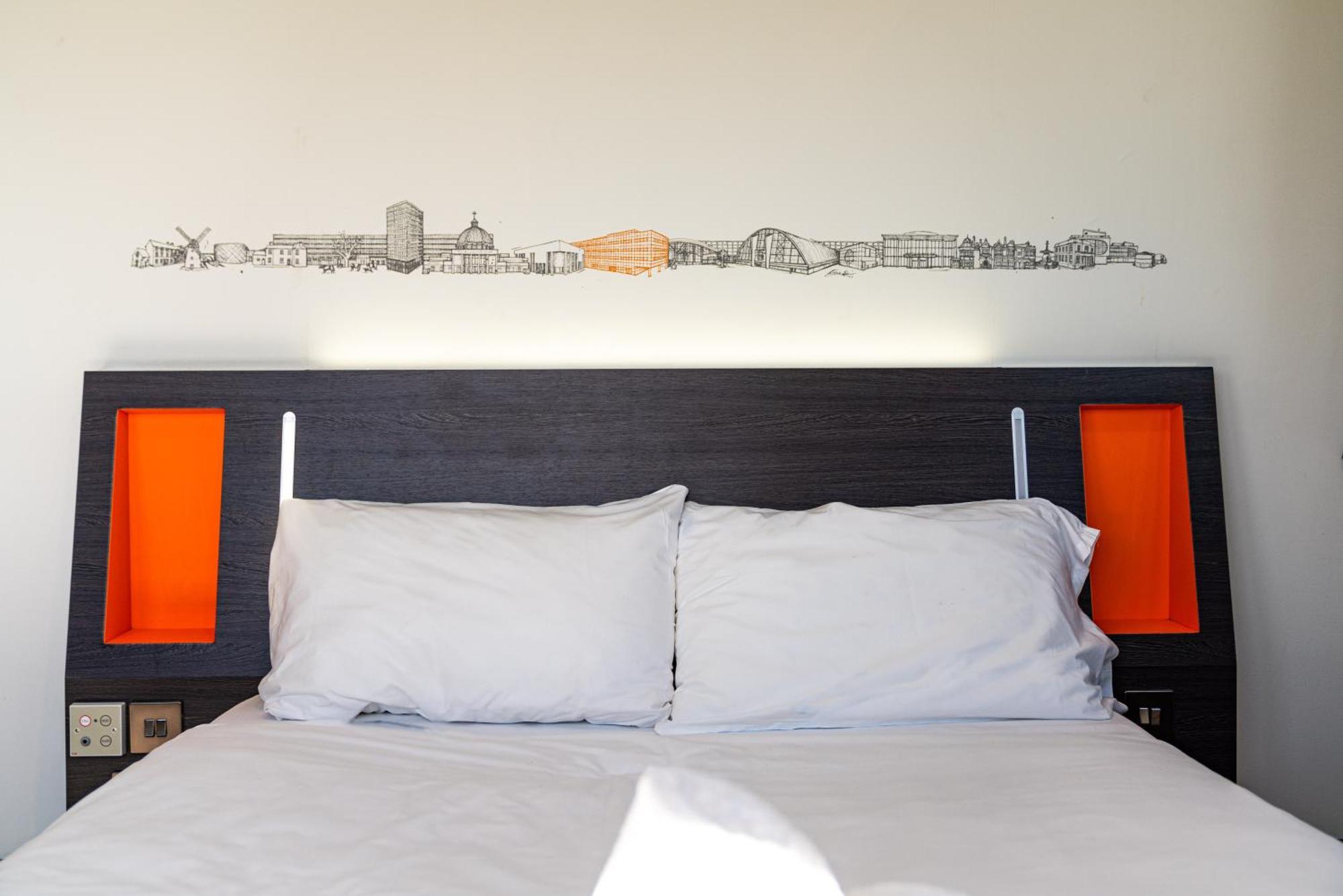 Easyhotel Milton Keynes Habitación foto