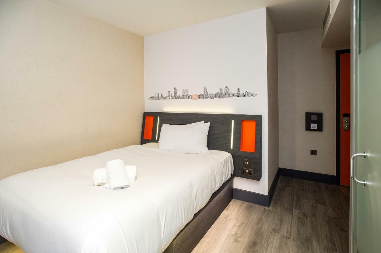 Easyhotel Milton Keynes Exterior foto