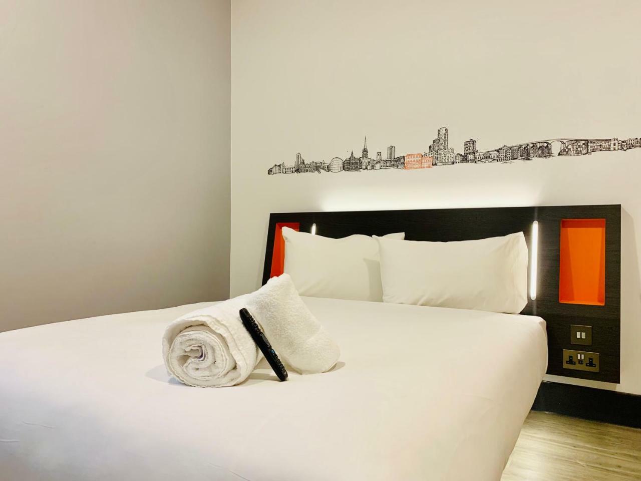 Easyhotel Milton Keynes Exterior foto